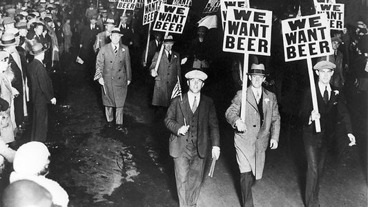 「WE WANT BEER」— 自由を愛する人のためのビアグラス。